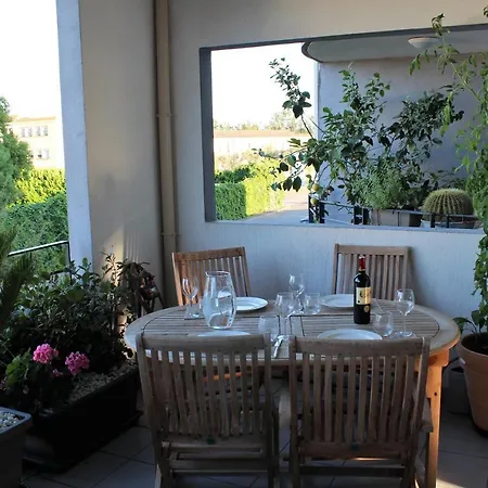 De Louise Proche Aeroport Apartment