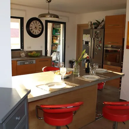 Apartment De Louise Proche Aeroport